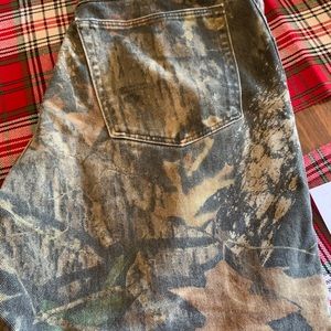 Men’s camo jeans